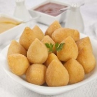 Coxinha de Frango com Queijo Catupiry